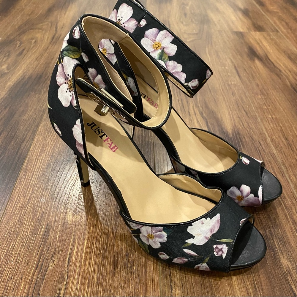 Floral peep toe heels ankle strap size 8.5 JUSTFAB shoes